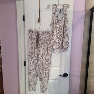 Jaclyn Intimates Leopard Print Pajama Pants and Tank Set